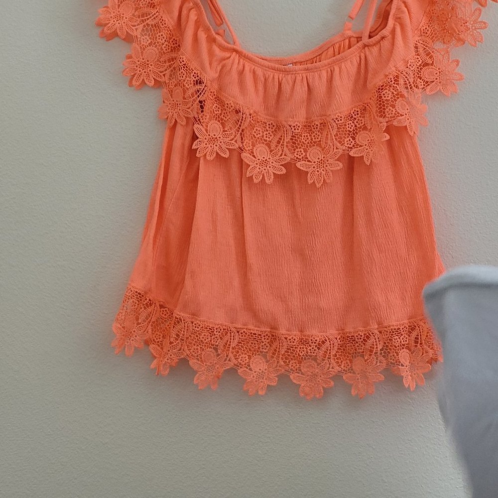 No Boundaries Coral Crocheted Flower Detail Short Off Shoulder Top Size L 11/13
